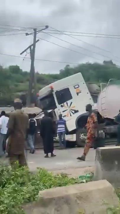 Reports of a confrontation between Yoruba and Hausa groups in Ojo, Ibadan; authorities are on the sc...