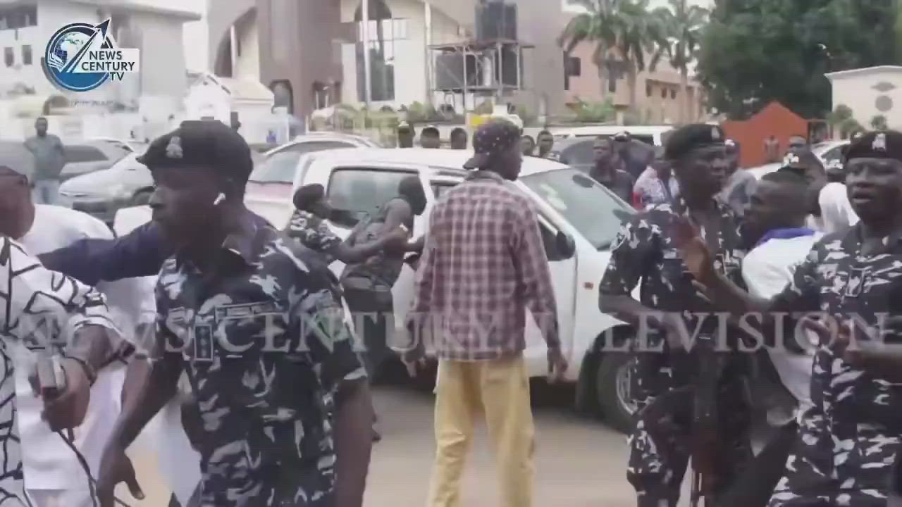 Tension Rise As University Students Shut Down
MTN HQ Over Xenophobic, Block Roads And Confronted Pol...