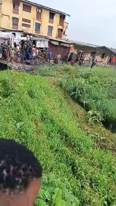 COMMUNITY UNDER NEGLECT: Citizens Force Water Flow by Hand in Apapa Iganmu LCDA
​LOCATION: Channel 5...