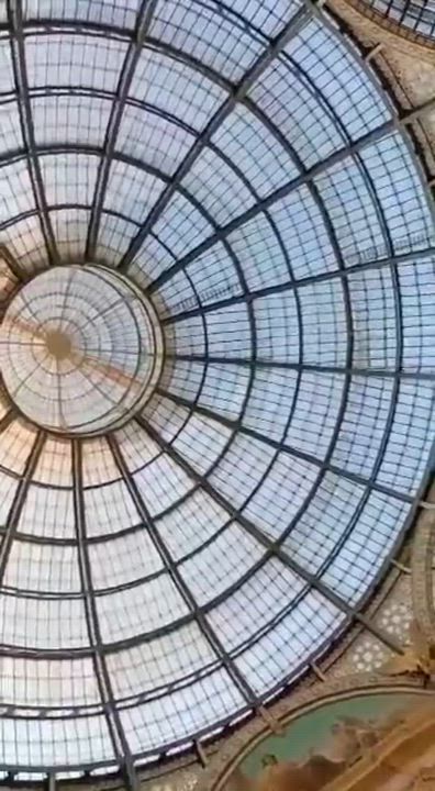 Still in Milano, fashionably building. Doing my summer shopping 🛍️  
Gelato to recover later from al...