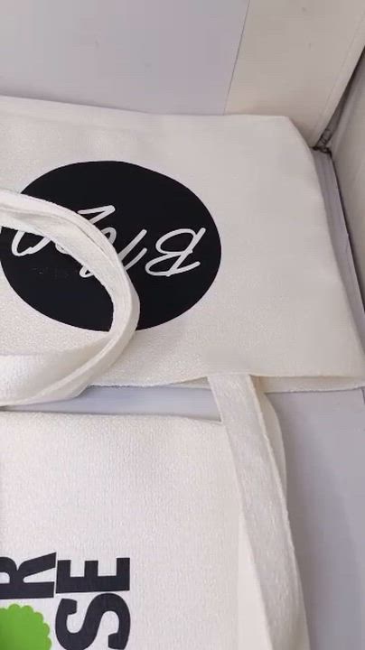 Carry your brand everywhere. Custom tote bags that combine style, function, and everyday visibility....