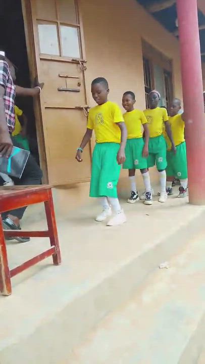 These are the teachers that make your children love going to school 🤣