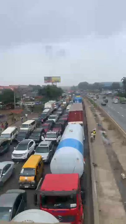 Lagos Traffic Will Humble You. Lagos -- Ibadan Express Road Yesterday.
Good Morning Lekeelekee ❤️