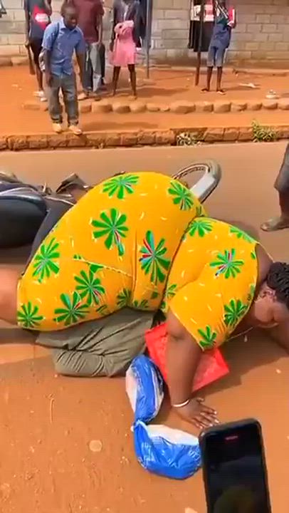 😂😂😂 hustle must pay baba 😂😂😂😂