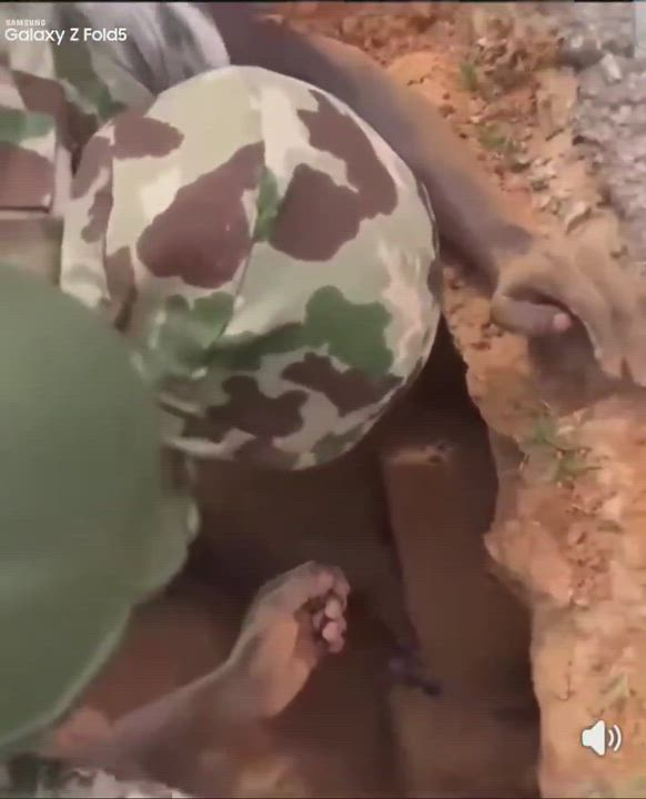 BOOOOOOOOM 🔥 🔥 🔥 🔥 🔥 🔥 🔥 🔥 

Troops of the 149 Battalion discovered this command-wire improv...