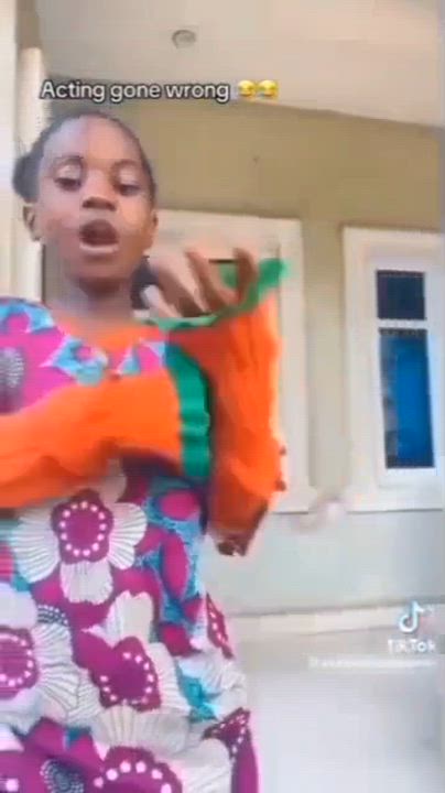 Camera man cut first.. e don pass acting 😂