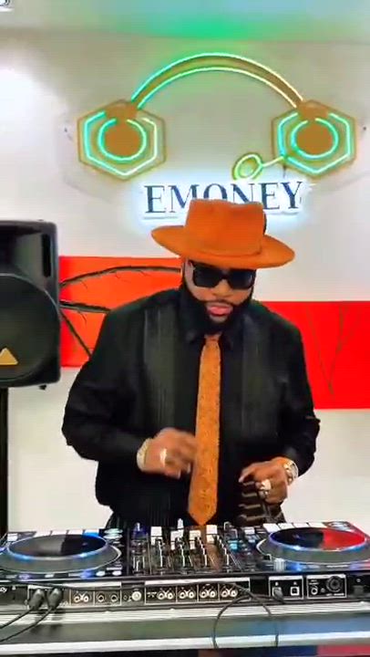 PERFORMER 
#iam_emoney1
#performersnite
#mosesajodun