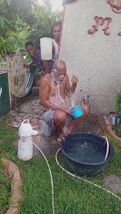 #DEMSAY INFO
Dis kind friends dey every circle🤣🤣🤣🤣
