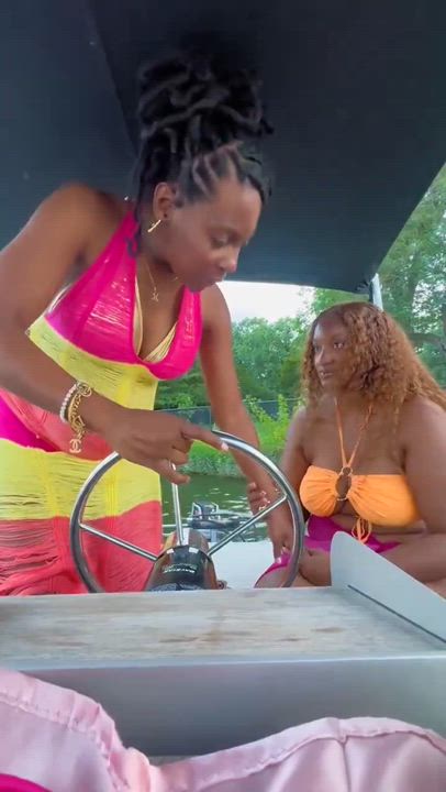 😳 A video showing a woman proposing to another woman has gone viral, and she said “yes.”

What caug...