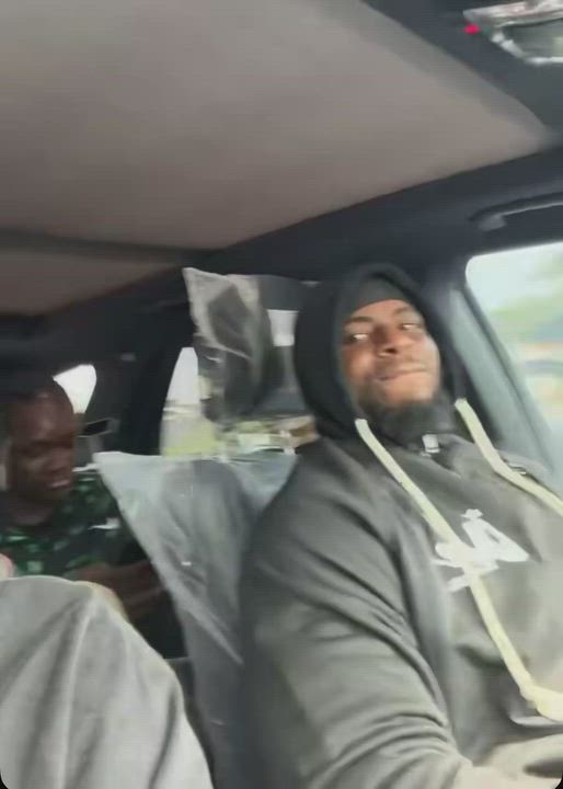 Between Peller and some agberos who clung to his car while he was driving in Lagos State