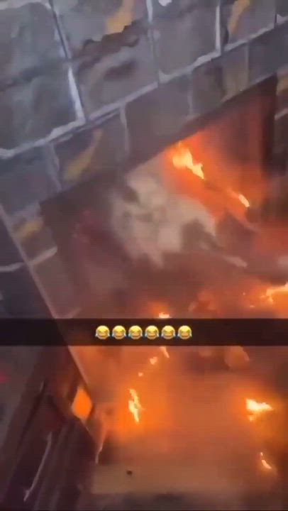 This my goat calm down ohh, Christmas neva reach u won take ur life😹😹

Be like say I go con dey ch...