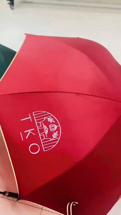 Rain or shine, make your brand stand out! ☂️✨ Our premium branded umbrellas combine style, durabili...