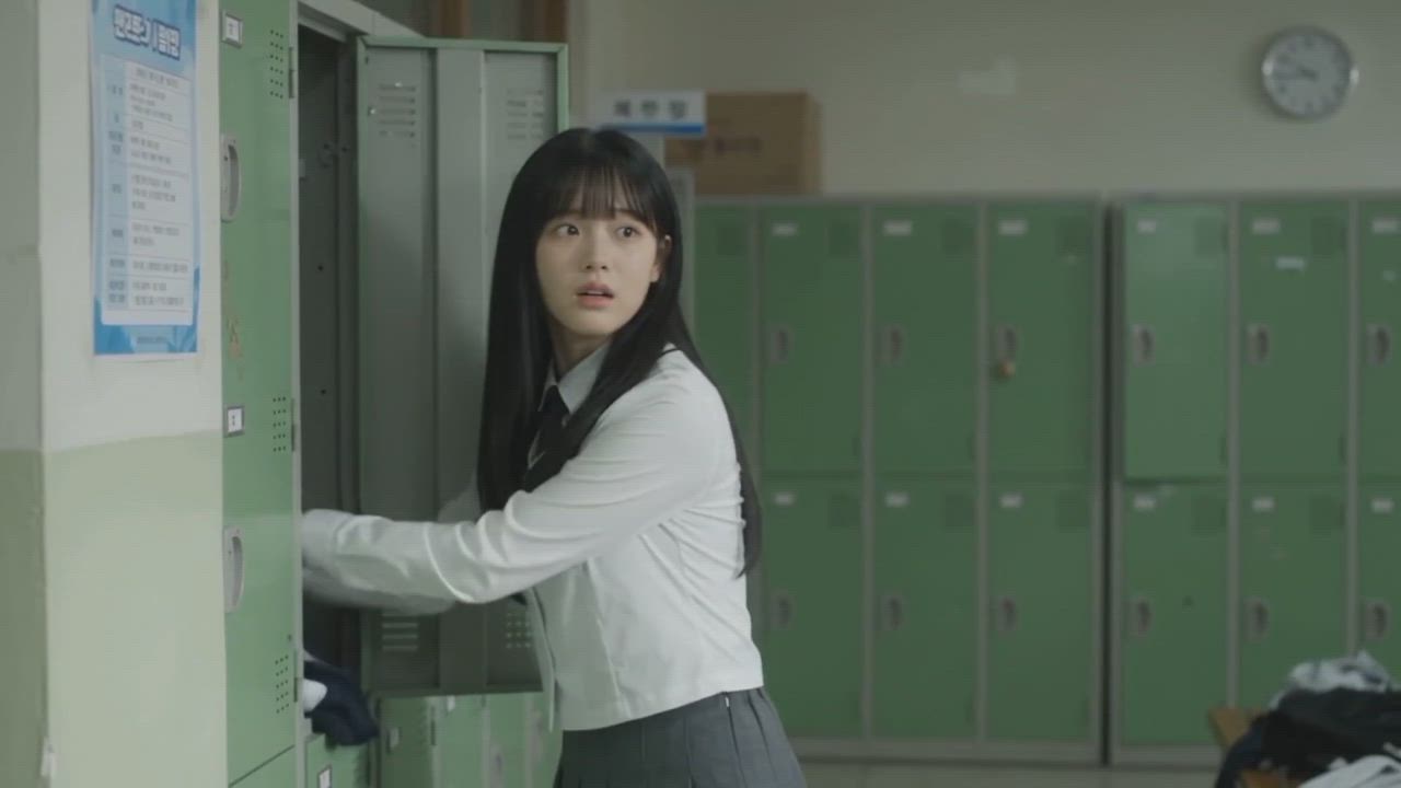 Troubled..
Mind-blowing Korean Drama.
#lekeelekee