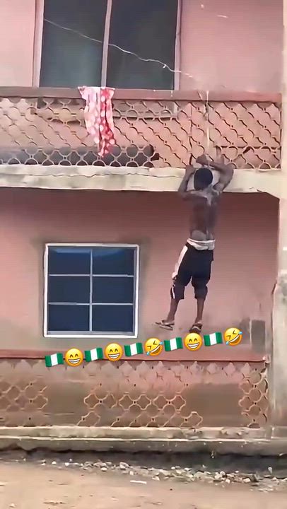 #WATCH!!! Drama as a man makes U-turn after reportedly attempting to commm!t su!c!de..  😅😂🤣🤣

#L...
