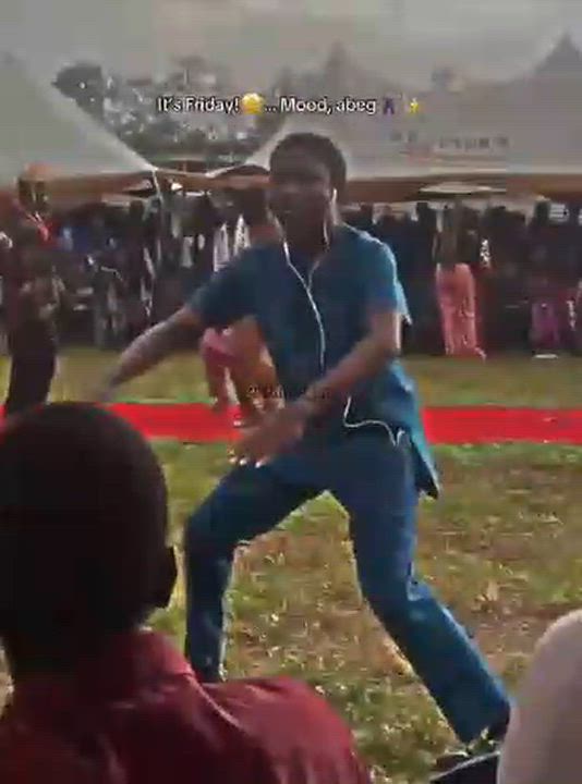 Ladies and Gentlemen it's Friday!!!!!!!!!!!!!!!!!!!!!!!!!
#Trending 
#Viral 
#Nigeria 
#NaijaPride...