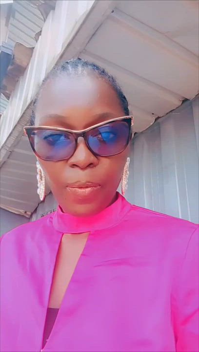 Happy Sunday my beautiful and handsome LekeeLekee family 😘 
A blessed day to you all
As you step ou...