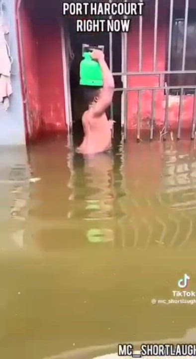This is Rukpokwu port Harcourt right now, call and check on your loved ones oh.😔😔
  My current sit...