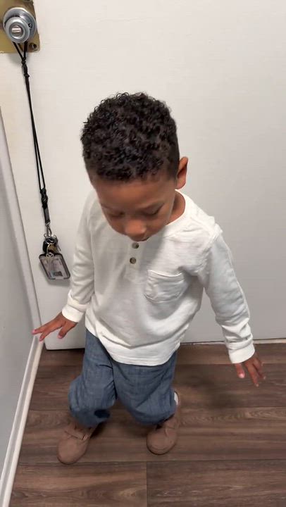 This is serious 😑🤗😅😅😅,🖕🏼🤪He said “ without any boobies on me” he want a BROTHERRRR! 🤣“She g...