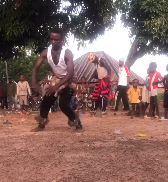 My village cultural dance 🕺 💃 🪩 
#Viral #LekeeLekee #Nigeria #culturaldance