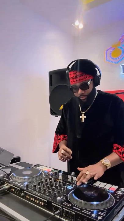 Let go dear me and my DJ is out to night 
So Put up ur dancing shoe ,🕺💃🕺💃

The billionaire DJ

#...
